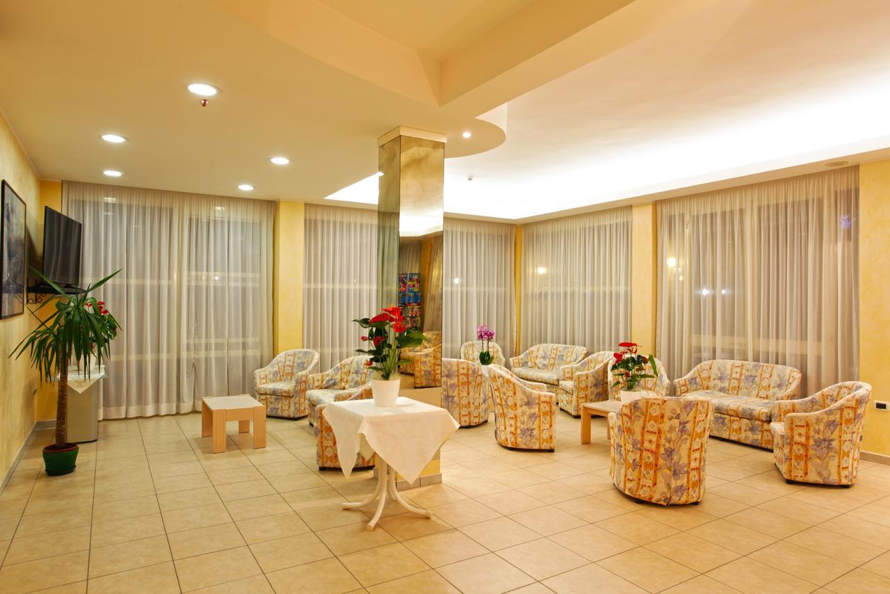 Hotel Santa Maria Cervia Buitenkant foto