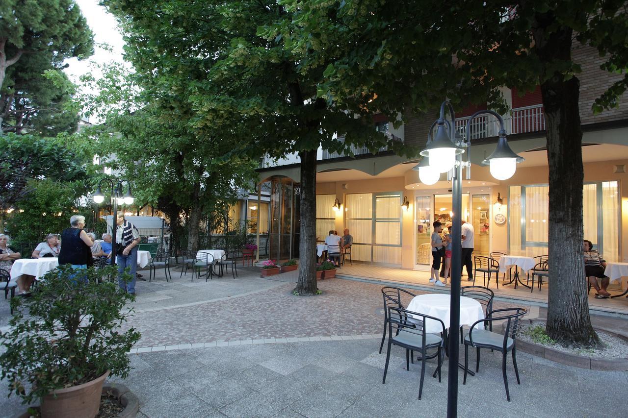 Hotel Santa Maria Cervia Buitenkant foto