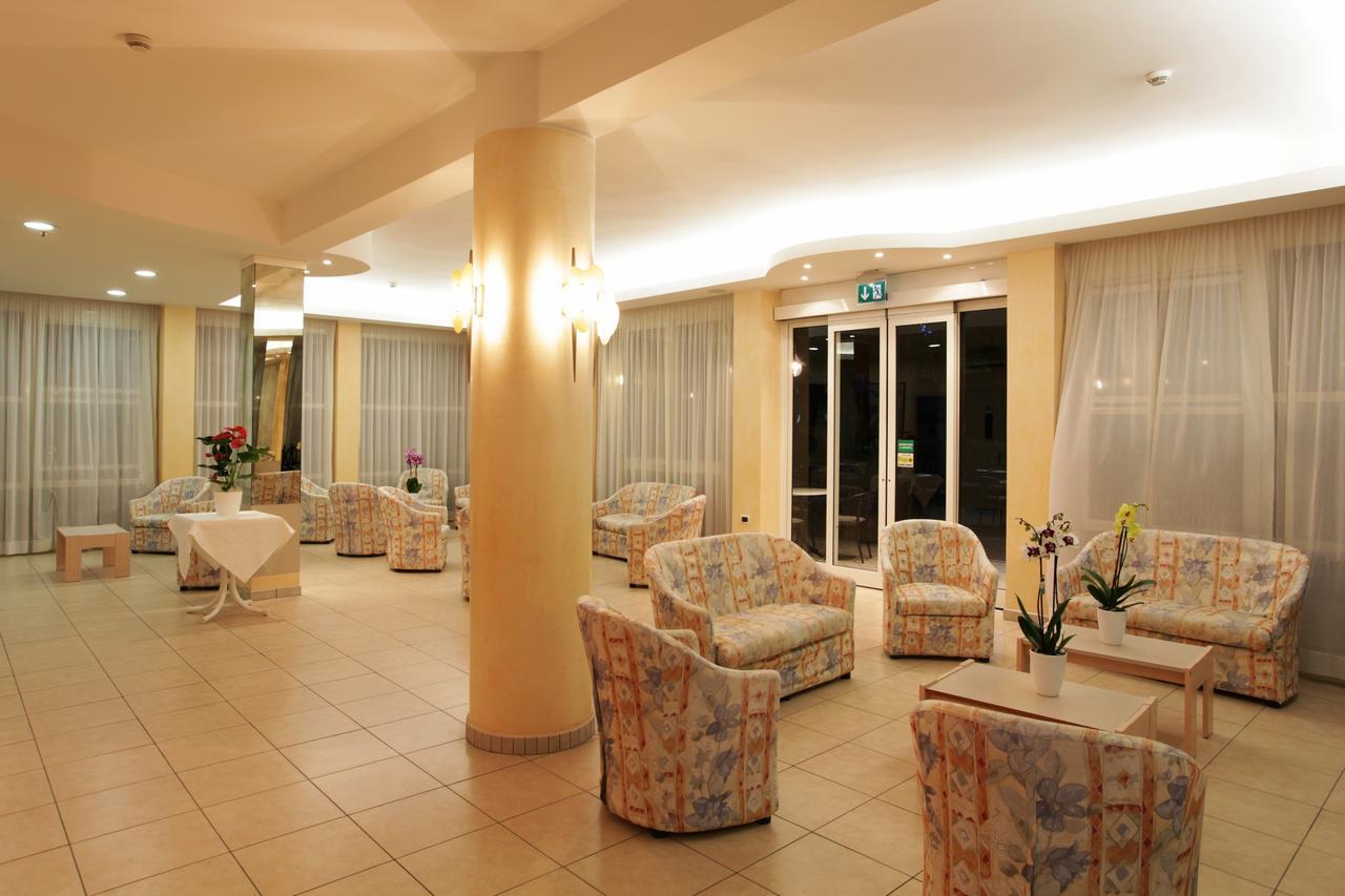 Hotel Santa Maria Cervia Buitenkant foto