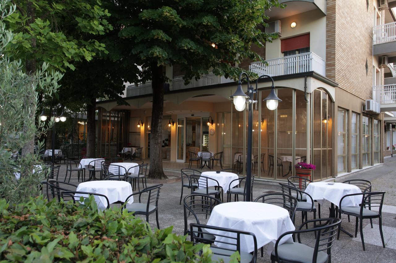 Hotel Santa Maria Cervia Buitenkant foto